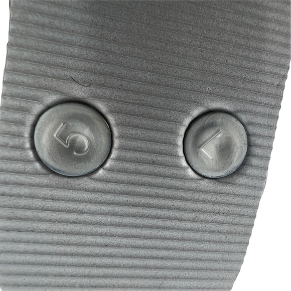 Old Navy Silver Flip Flop Slingback Sandals Size 5 Little Girl's - Picture 2 of 7